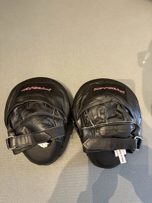 Guantes de enfoque de Muay Thai Rescue Gear negros y grises nuevos Foto 1 de 2