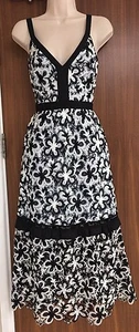 SELF-PORTRAIT A-Linie Midikleid mit Blumen-Spitze - UK 12 / US 8 - Bild 1 von 11