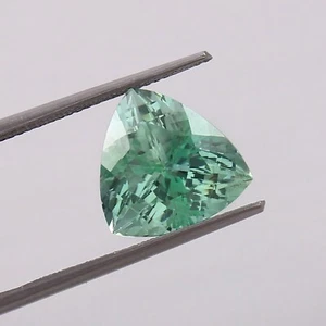 Piedra preciosa suelta talla trillón zafiro verde ceilán natural AAA de 8,50 quilates - Imagen 1 de 6
