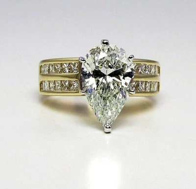 Alianza para mujer con diamantes simulados talla pera de 2,00 quilates enchapada en oro amarillo de 14 k Foto 1 de 4