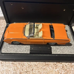 Danbury Mint 1962 Ford Thunderbird Custom orange Maßstab 1:24. Top Zustand - Bild 1 von 6