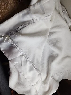 Baby Division of Carters White Fleece Eyelet Lace Blanket Satin Trim Edge 30x40" - Image 1 of 4