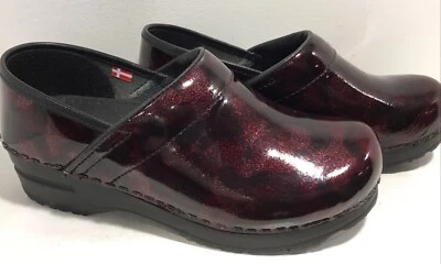 Sanita Women’s Burgundy Black Camo Patent Leather Slip On Clogs Size 37 (6.5-7) - Image 1 of 4