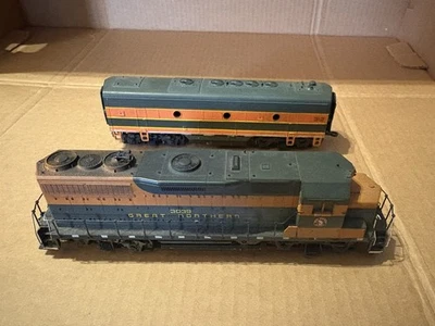 Set Of 2 Athearn Ho Scale Blue Box Locomotives. Great Northern GP35 and F7B.  - Image 1 of 4