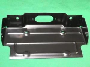REAR BUMPER FILLER LICENCE PLATE BRACKET 67-87 CHEVROLET GMC C/K PICKUP BLAZER - Foto 1 di 1