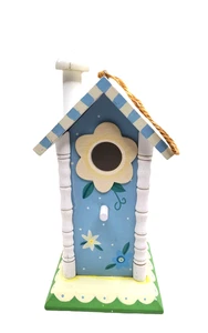 vintage flowers inc. wooden hand painted hanging bird house 9"h x 4.75"w - Imagen 1 de 3