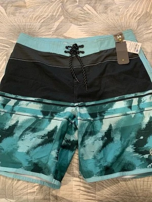 Pantalones cortos de natación Ocean Current para hombre talla 34 verde negro nuevos con etiquetas Foto 1 de 4