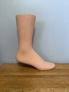 Selbststehende Schaufensterpuppe Bein Fuß Schuhform Company Inc Auburn NY M32 Feenformen - Bild 1 von 12