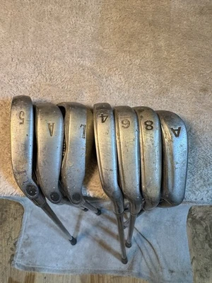 Miscellaneous golf clubs used - Image 1 of 4