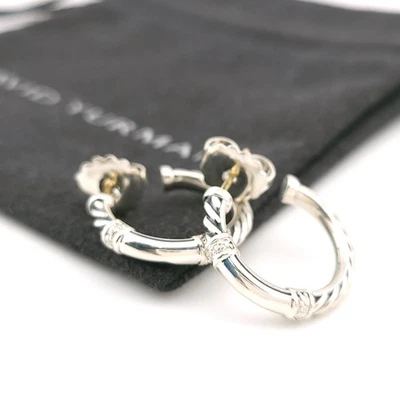 Pendientes tipo argolla David Yurman clásicos de plata de ley con cable de 22 mm Metro Diamond Foto 1 de 4