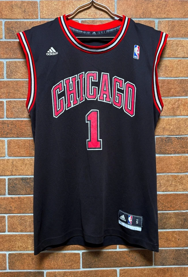 Camisa Adidas Chicago Bulls #1 Derrick Rose basquete NBA tamanho P 2012 - Imagem 1 de 4