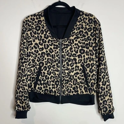 Jaqueta feminina estilo bombardeiro preta e leopardo reversível Stella & Dot tamanho pequeno - Imagem 1 de 4