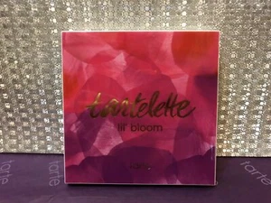 Tarte Lil' Bloom Tartelette Palette di ombretti in argilla amazzonica (9 x 1,2 g) Nuovo - Foto 1 di 2