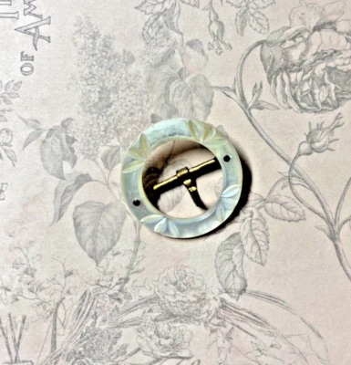 ANTIGUO Redondo Difícil de Encontrar Tallado MOP Garra Cinturón Hebilla Disfraz Victoriano 1.5" Foto 1 de 4