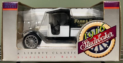 Banco de monedas fundidas a presión Liberty Classics Farm and Fleet 1916 Studebaker Foto 1 de 3