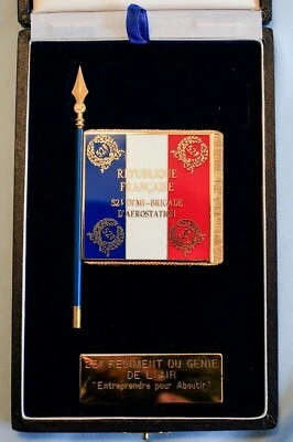 1987 J Balme Gold & Enamel French Napoleon Battle Flag Medal in Box Certificate - Image 1 of 4