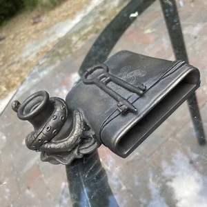 Disney Pirates Of The Caribbean Desk Pen  Memo Pad Note Holder Caddy Stand Resin - Picture 1 of 10