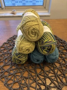 Knit Picks Essential Worsted Superwash Merino Wool Yarn Per Skein Peru - Picture 1 of 6