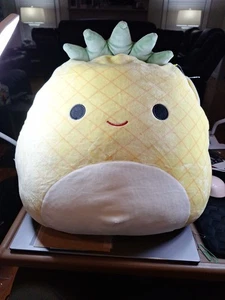 Squishmallows Pineapple Maui 16inch *BRAND NEW* 2021 YELLOW W GREEN TOP  PL5 - Foto 1 di 8