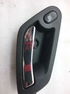 22731742 R/F Right Front Interior Door Handle Chrome/Black G6 2006 S-229RM Foto 1 de 4