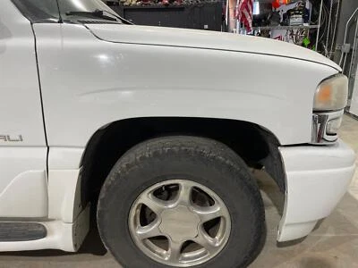 2000 - 2006 GMC Yukon XL1500 Passenger RH Right Summit White-50U Fender - Image 1 of 4