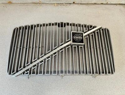 1973 1974 1975 Volvo 164 Grille — 第 1/4 张图片