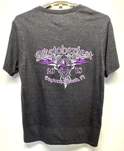 Camiseta Biketober Fest Daytona Beach FL 2018 para mujer S gris púrpura gráfico cuello en V - Imagen 1 de 21