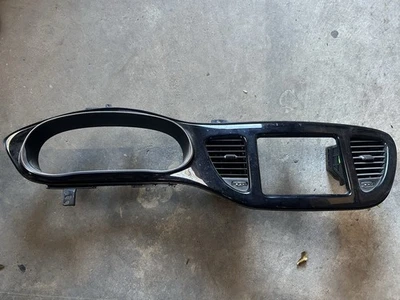 Dodge Dart 2013-2016 cuadro de instrumentos bisel con ventilaciones de aire OEM Foto 1 de 3