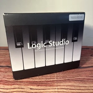 Apple Logic Studio Logic Pro 8 Complete Box & Materials - READ - Picture 1 of 12