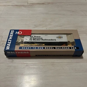 HO WALTHERS 949-1 FRONT RUNNER WITH 45' TRAILER WALTHERS 65th ANNIVERSARY  - Picture 1 of 4