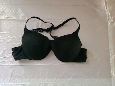 Sujetador pushup negro para mujer talla 36A acolchado con aros Foto 1 de 3
