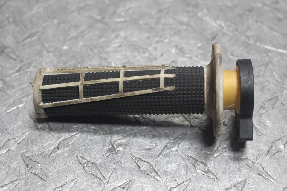 10-21 KAWASAKI KLX110L OEM AGARRE DE ACELERADOR DERECHO Foto 1 de 4