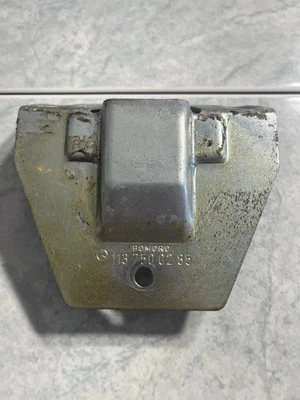 Trava de trava da tampa do porta-malas traseiro 1137500285 85-91 Mercedes Benz C107 300SL 500SL 560SL - Imagem 1 de 4