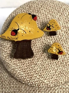 Vintage Brooch Earrings Mushrooms Wood Mary McDaniel Signed Handcrafted Whimsy - Picture 1 of 6