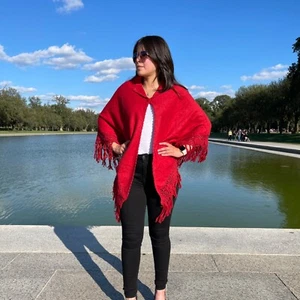 ANDEAN ALPACA BABY ALPACA HANDMADE WOMEN RED TRIANGLE SHAWL CAPE M - Picture 1 of 8