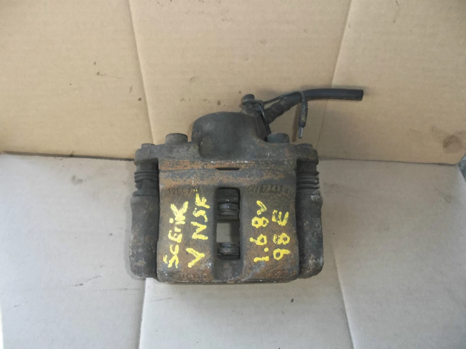 RENAULT SCENIC / MEGANE 1997-1999 MK1 1.6 8V PASSENGER SIDE FRONT BRAKE CALIPER — 第 1/1 张图片