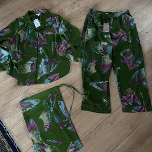 Monsoon Camilla Green Pyjamas Set & Dust Bag Size L/16-18 - Picture 1 of 7