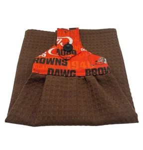 Toalla de plato colgante de fútbol americano Cleveland marrón, naranja, negro cierre de botón - Imagen 1 de 7