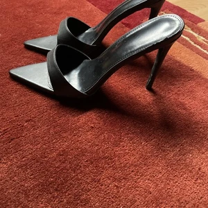 High heel Mei Oi Pantoletten/Gr.42/11/in schwarz/ gebraucht/12,5 cm/Gr.42 - Bild 1 von 9
