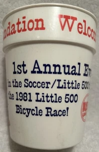Plastikbecher von 1981 Little 500 Radrennen First in IU Fußballanlage Delta Chi - Bild 1 von 6