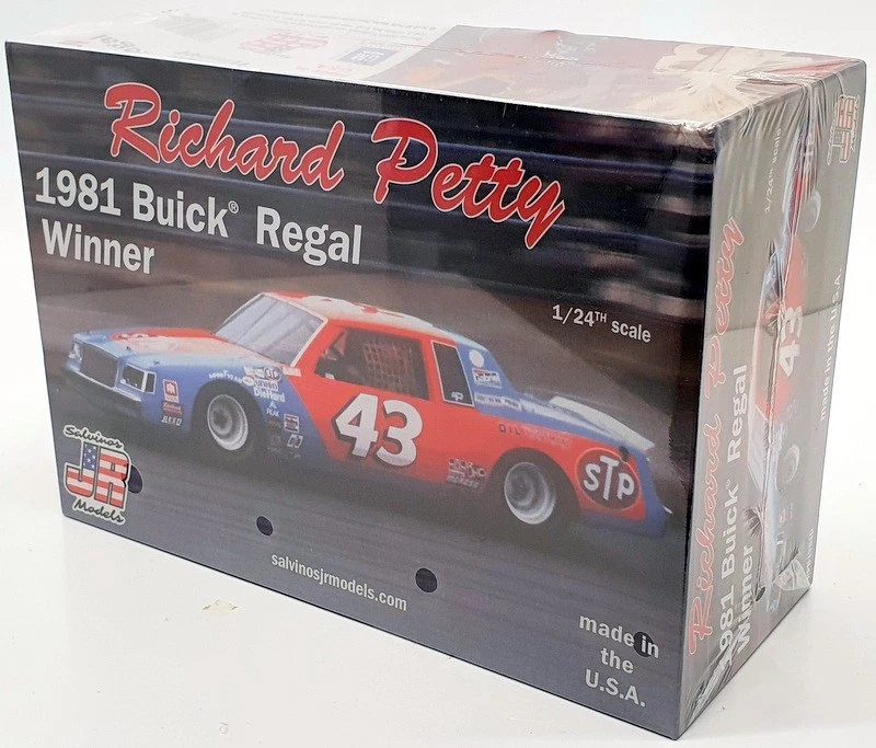 Salvinos 1/25 Scale Model Kit RPB1981D - 1981 Buick Regal Winner - Image 1 of 4