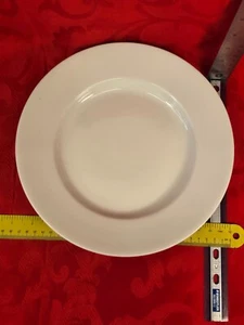 Pottery Barn Great White Rim Shape Porcelain 10 5/8" Dinner Plate - Picture 1 of 3