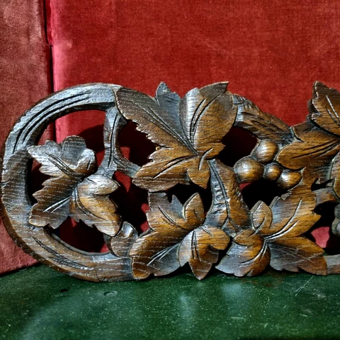 Scroll leaf berry wood carving pediment - Antique French architectural salvage Cover