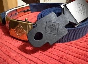 NEU Cub Scout Herren Gürtel dunkelblau Webgürtel 54" lang Cut-It-Fit und Messinggürtel - Bild 1 von 4