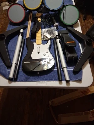 Paquete Rock Band - Juego de batería original PS2 / PS3, guitarra, micrófono, juego Rock Band 2 y 3. Foto 1 de 4