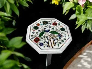 Elegante achteckige Couchtischplatte aus weißem Marmor | Handgefertigte Pietradura Intarsien - Bild 1 von 11