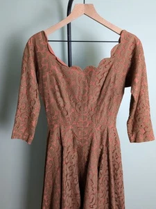 Scoop Scalloped Neckline 1950s Vintage Brown Lace Full Skirt Fit Flare Dress - Picture 1 of 10
