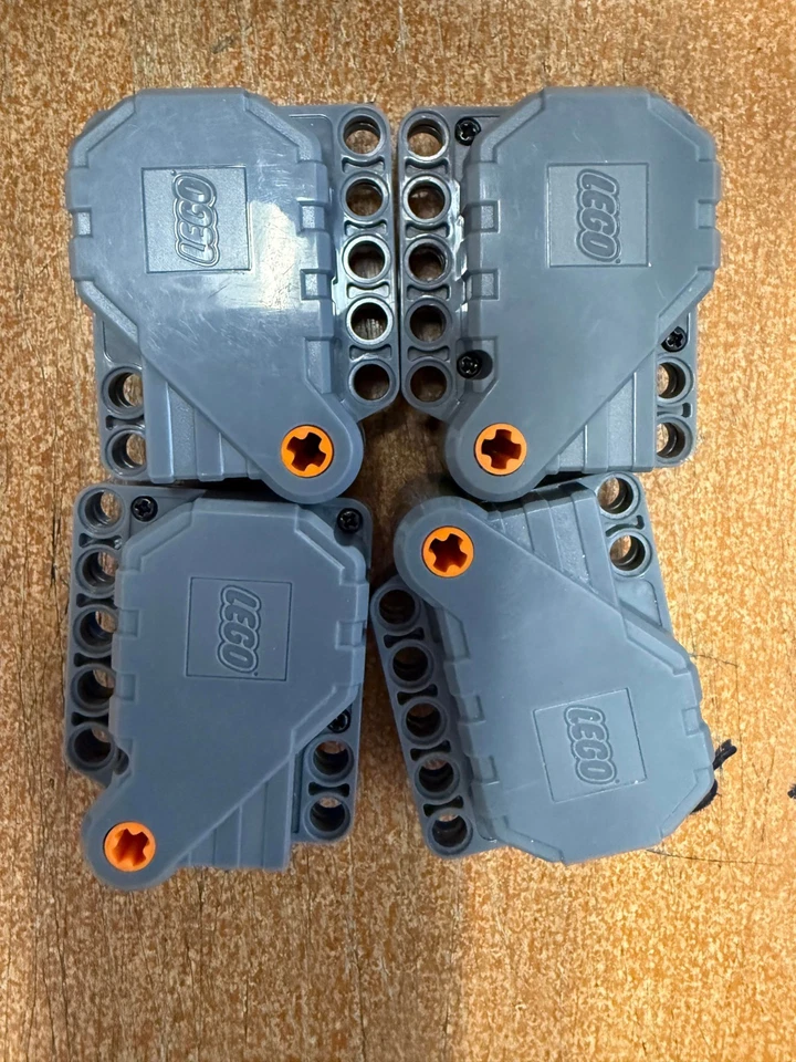 4 LEGO Pull Back MOTOR  from 42118 grave diggers - Image 1 of 1