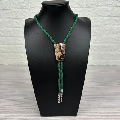 Colgante De Colección Bolo Corbata Verde Corbata Marrón Madera Mármol Punta de Metal Tono Plata Foto 1 de 4