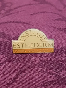 Pin's Pins Pin Enamel 15 Institut De BEAUTÉ SOINS BRONZANTS "ESTHEDERM" - Imagen 1 de 2